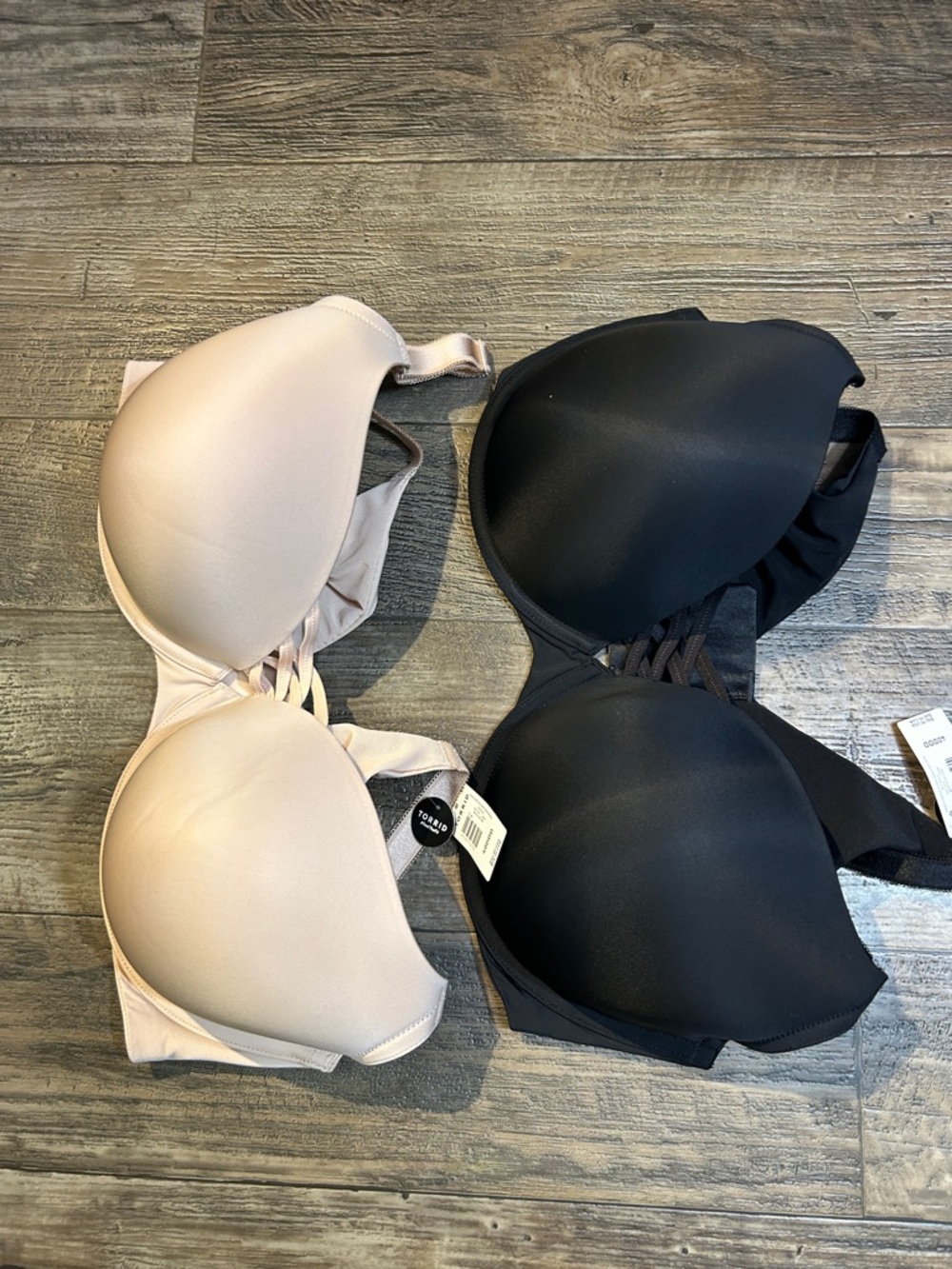2 Torrid XO Plunge Push-Up Bra Nude Beige 40DDD NWT Smooth Back